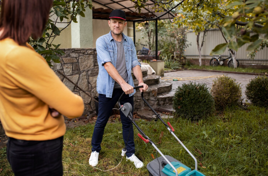 The Benefits of Installing a Backyard Putting Green for Homes in Texas